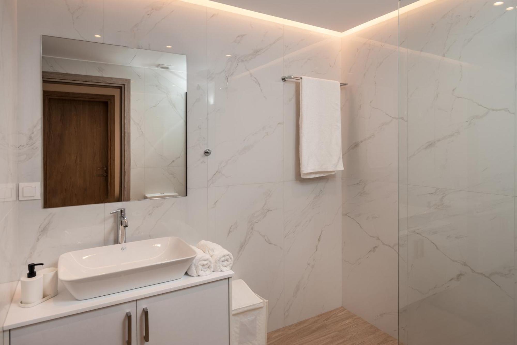 Thyme Sea View Apartments By 8Essentially Суда Екстериор снимка
